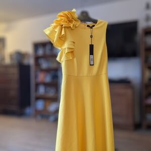 Badgley Mischka NWT Women's Yellow Ruffled Shoulder A Line Dress SZ 8 stretchy